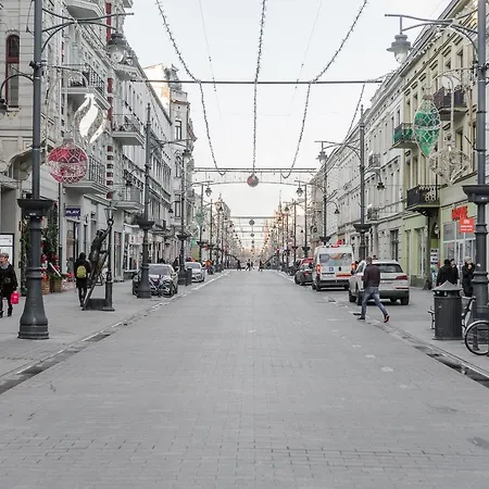 Cozy On Piotrkowska Street In Lodz (Lodz)